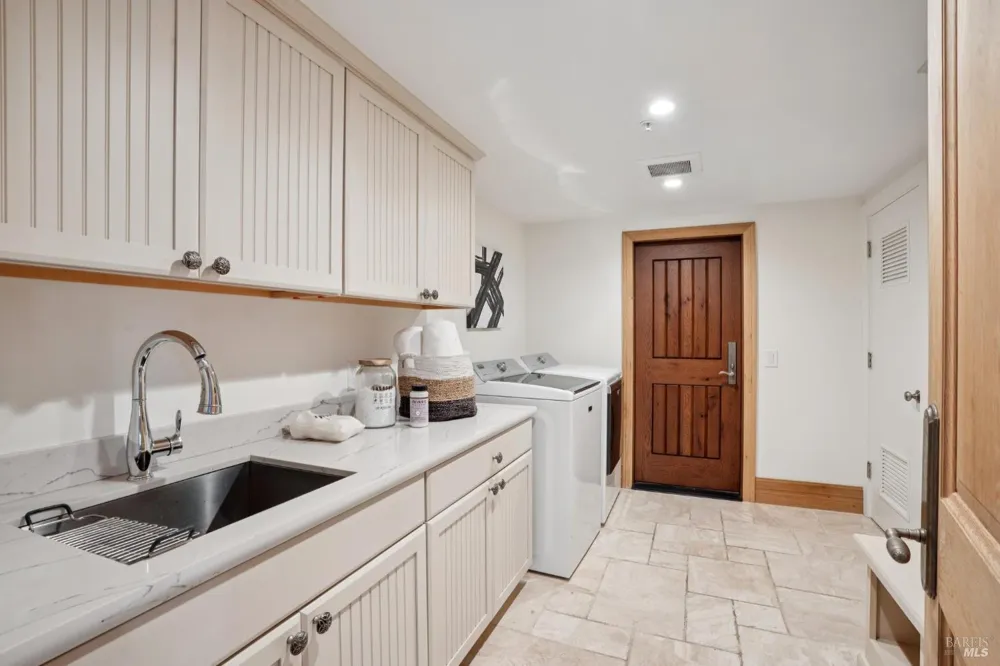 6 Hunter Creek Fairfax, CA 94930