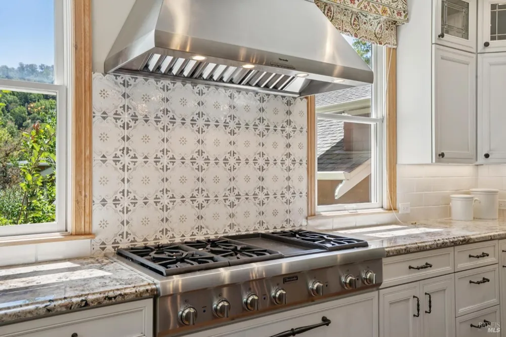 6 Hunter Creek Fairfax, CA 94930