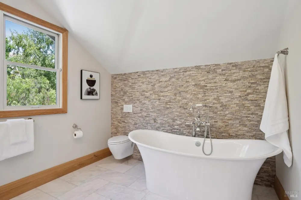 6 Hunter Creek Fairfax, CA 94930