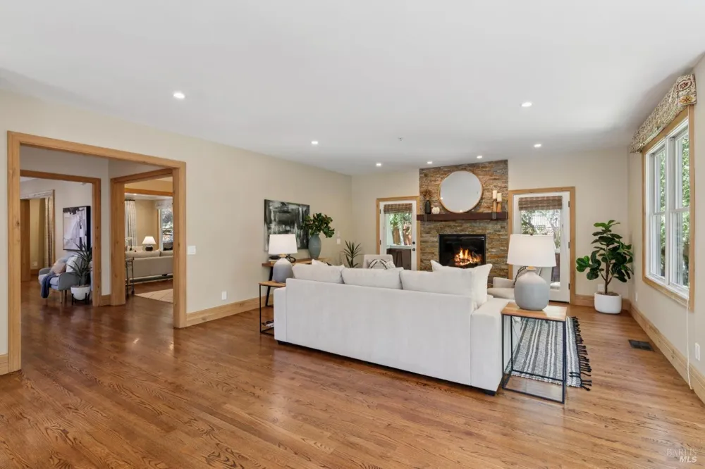 6 Hunter Creek Fairfax, CA 94930