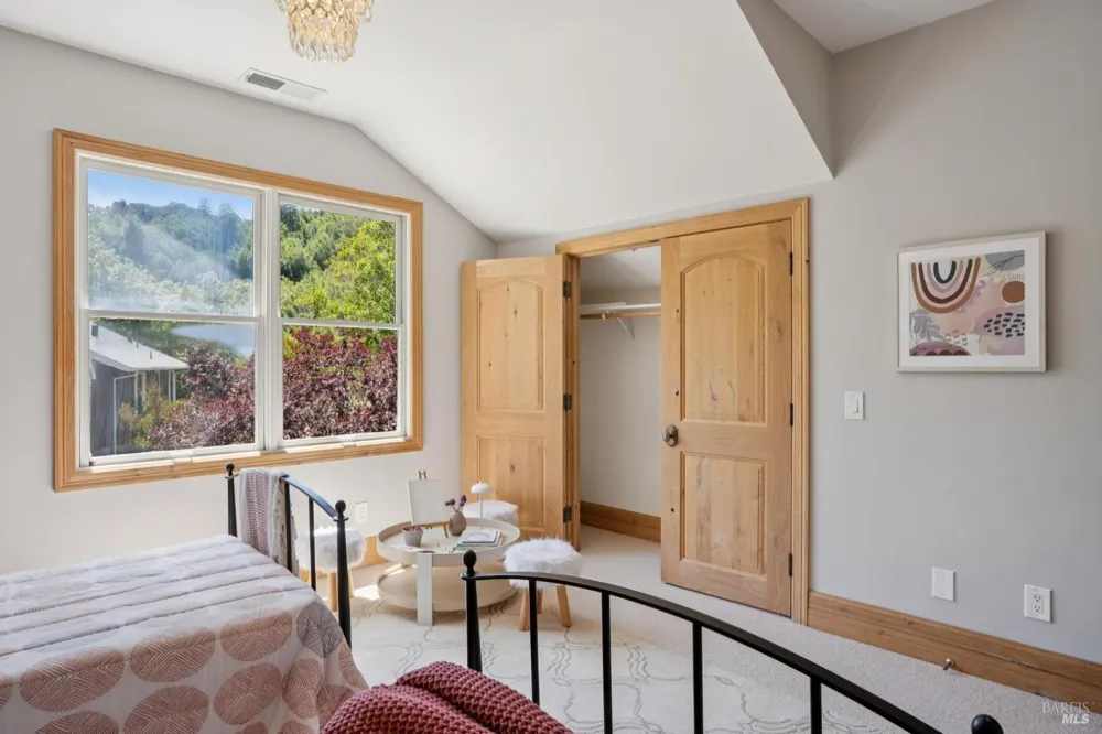 6 Hunter Creek Fairfax, CA 94930