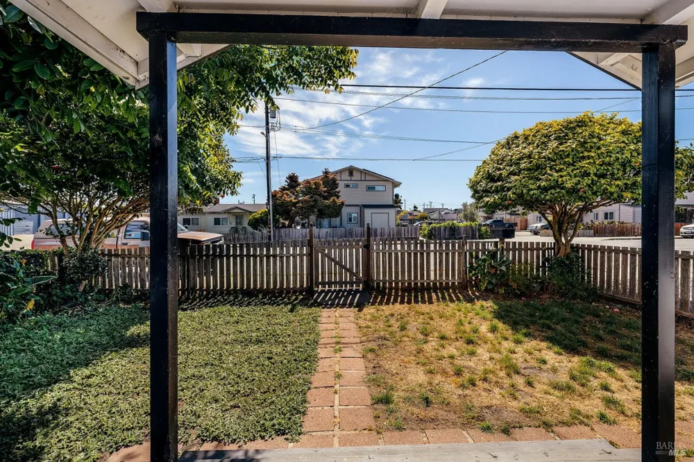 459 S Mcpherson Street Fort Bragg, CA 95437
