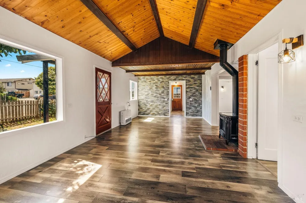 459 S Mcpherson Street Fort Bragg, CA 95437