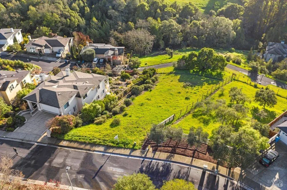 45 Augusta Circle Petaluma, CA 94952