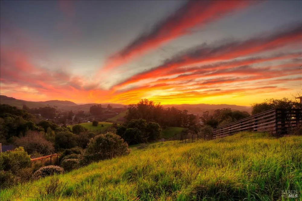45 Augusta Circle Petaluma, CA 94952