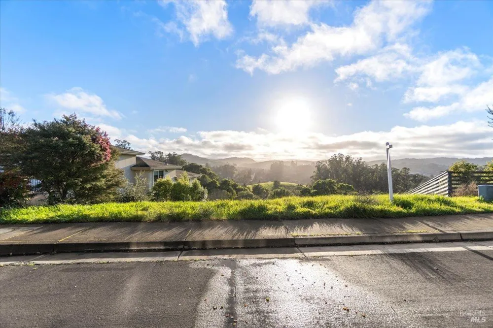 45 Augusta Circle Petaluma, CA 94952