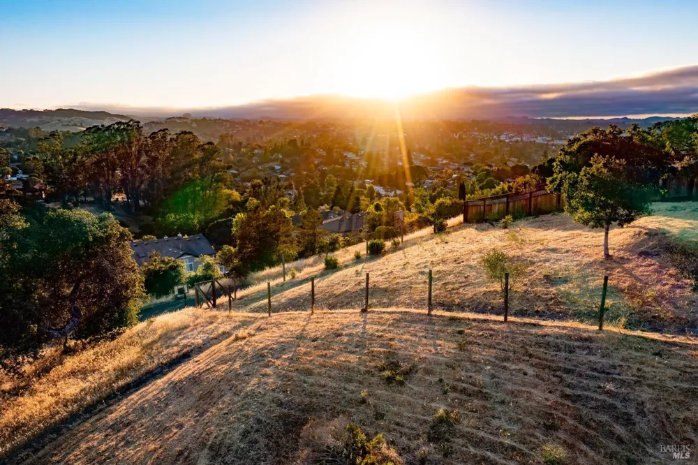 45 Augusta Circle Petaluma, CA 94952