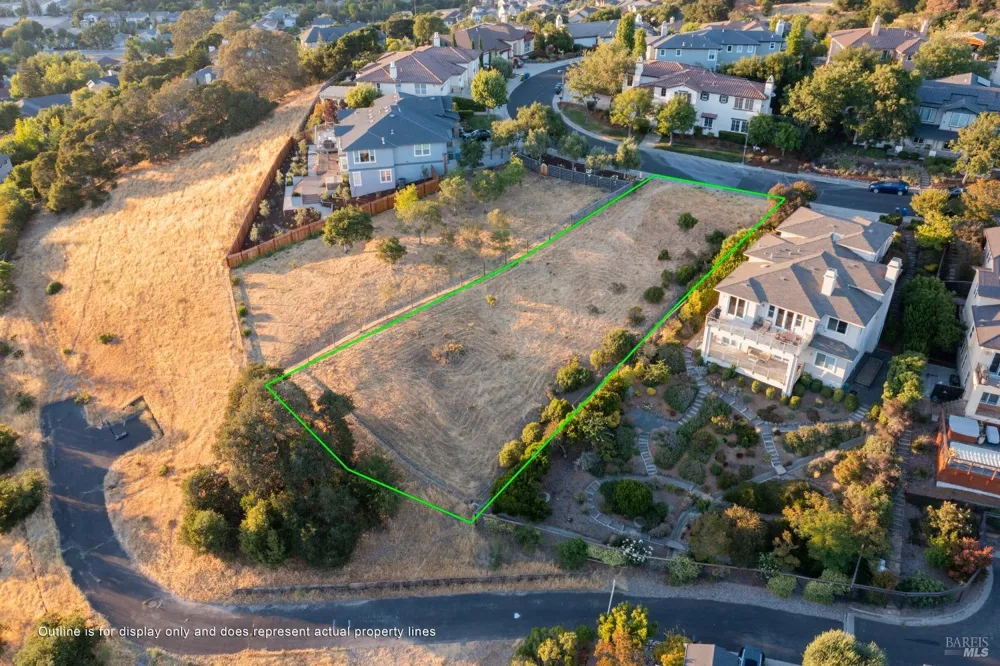 45 Augusta Circle Petaluma, CA 94952