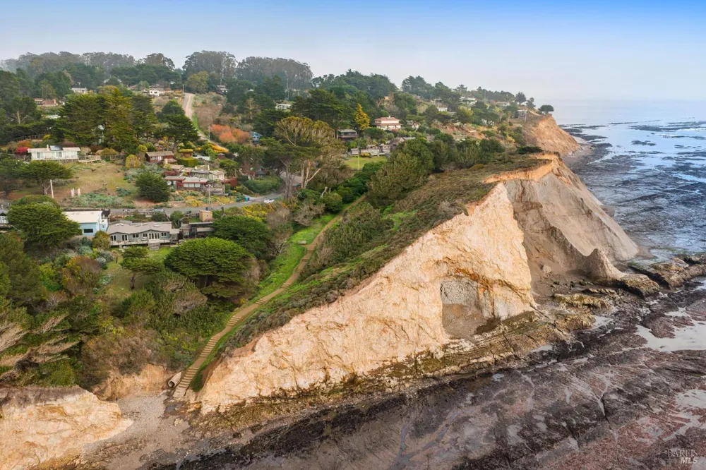 373 Ocean Parkway Bolinas, CA 94924