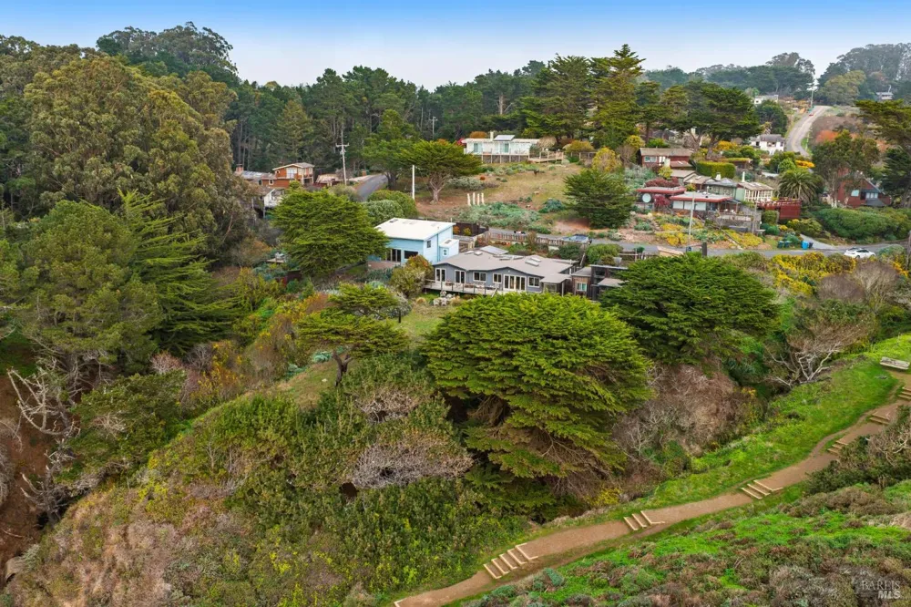 373 Ocean Parkway Bolinas, CA 94924