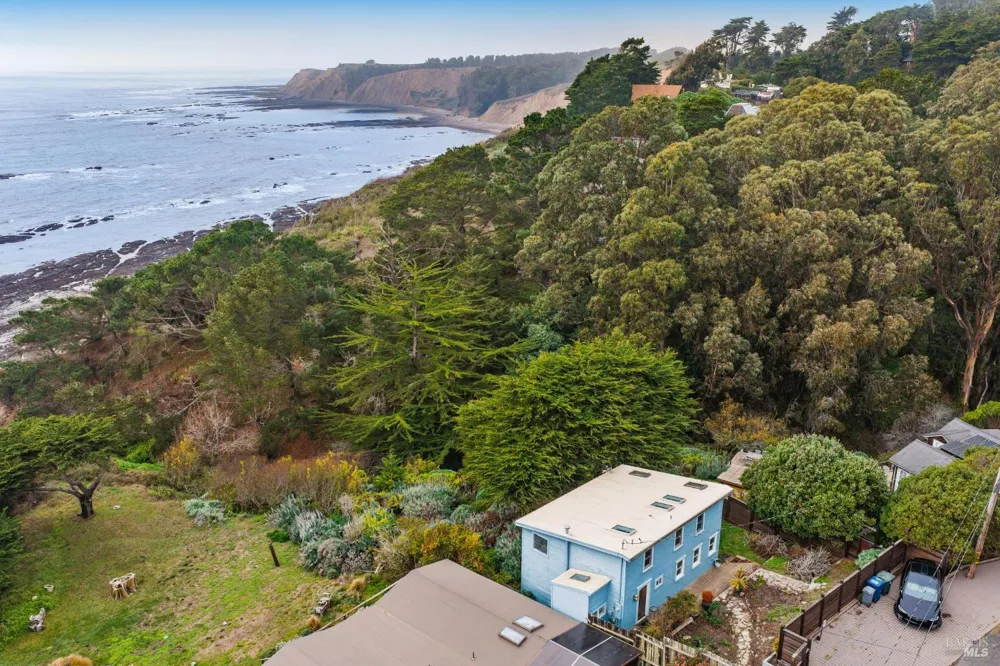 373 Ocean Parkway Bolinas, CA 94924