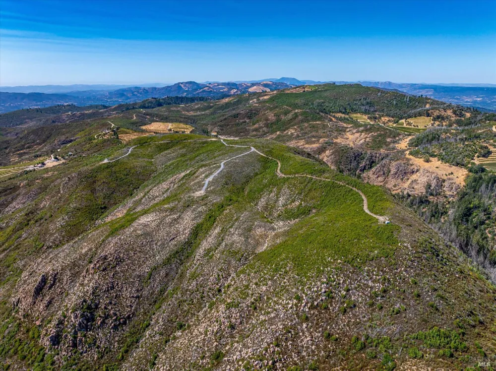 4420 Cavedale Road Glen Ellen, CA 95442