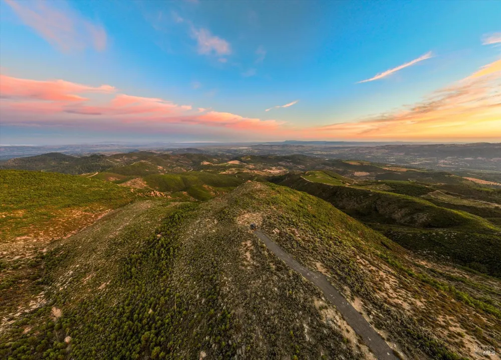 4420 Cavedale Road Glen Ellen, CA 95442