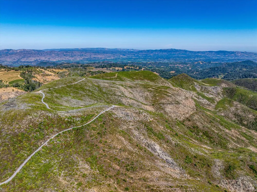 4420 Cavedale Road Glen Ellen, CA 95442