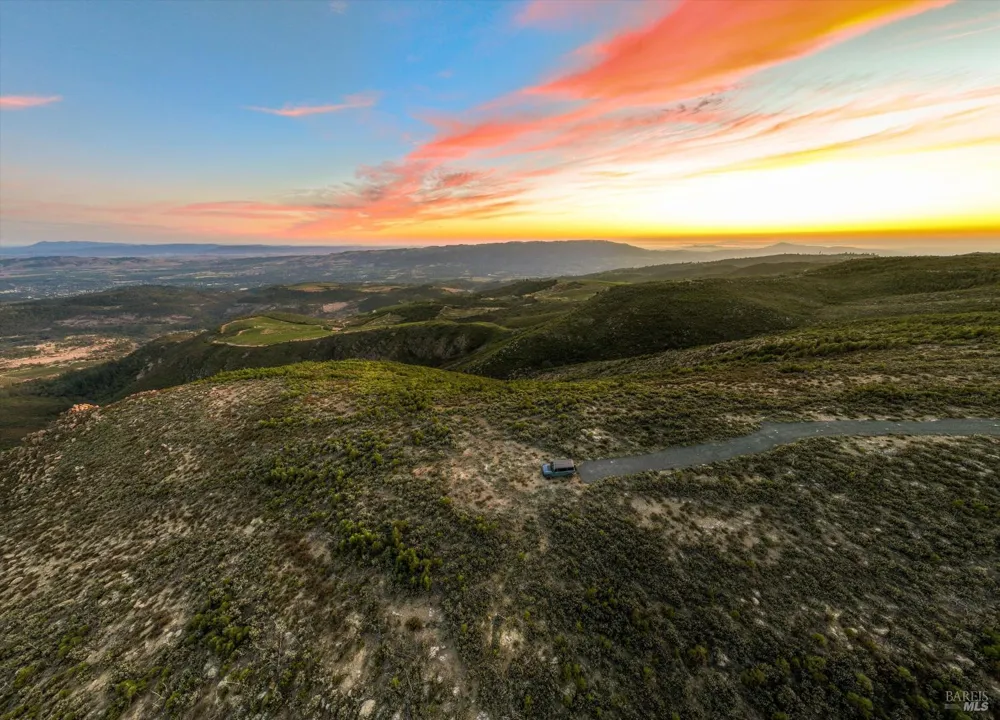 4420 Cavedale Road Glen Ellen, CA 95442