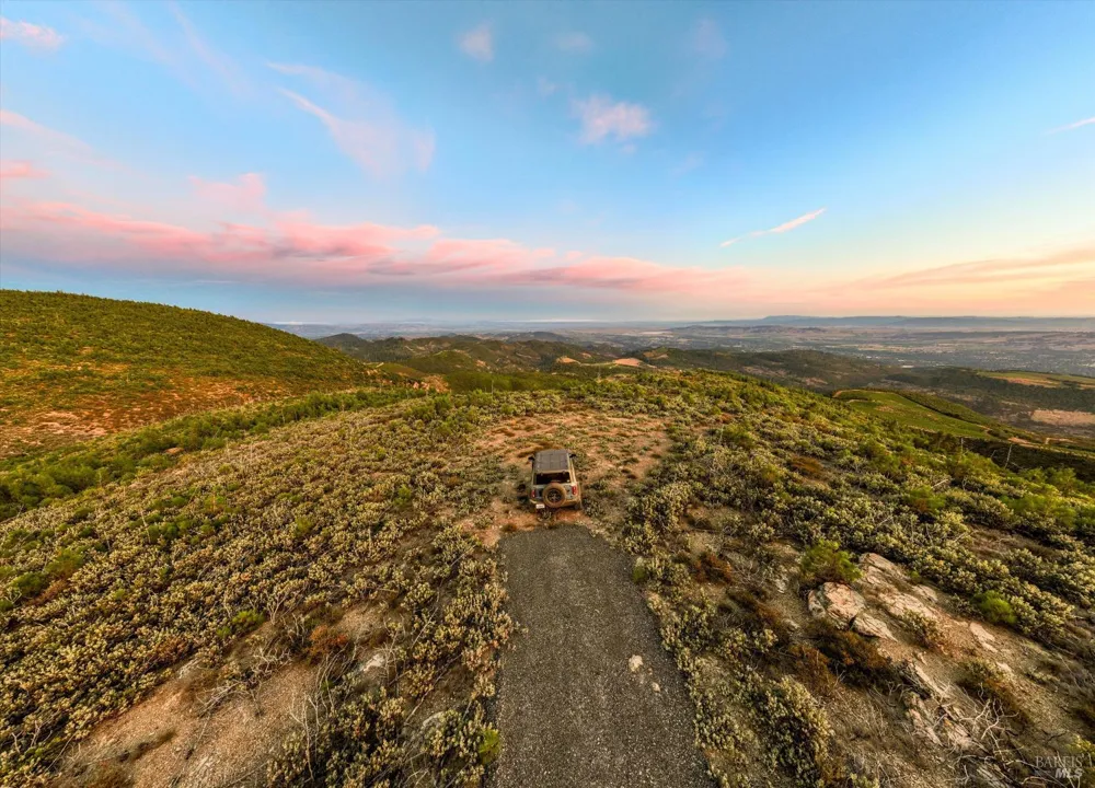 4420 Cavedale Road Glen Ellen, CA 95442