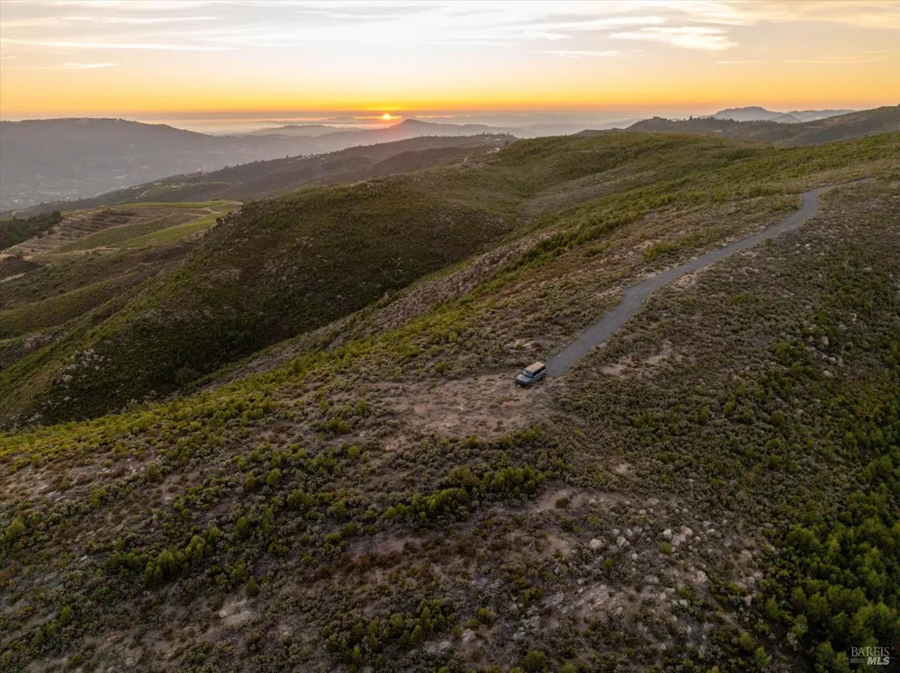 4420 Cavedale Road Glen Ellen, CA 95442
