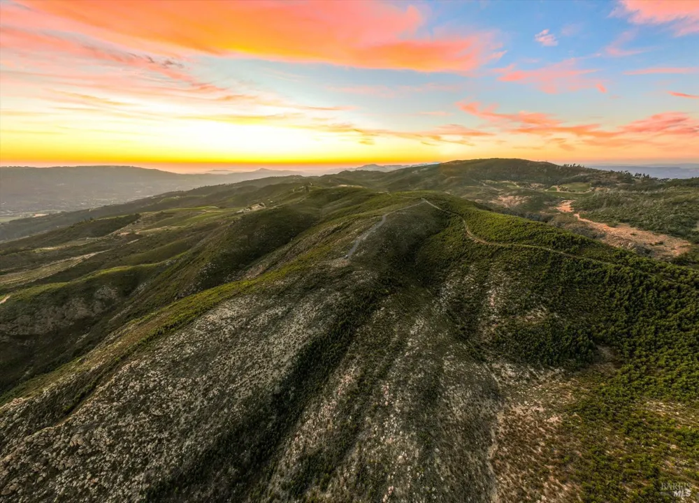 4420 Cavedale Road Glen Ellen, CA 95442