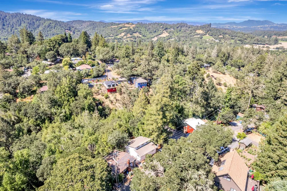 240 Vila Road Forestville, CA 95436