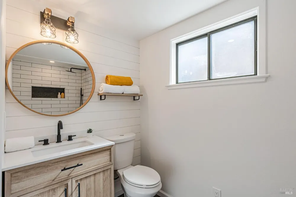 240 Vila Road Forestville, CA 95436