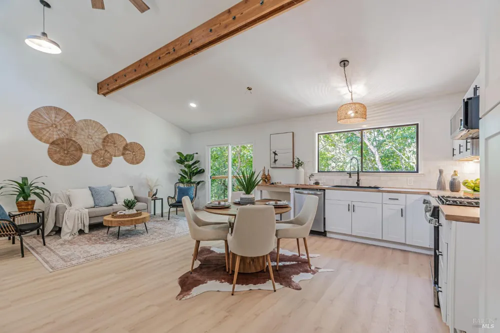 240 Vila Road Forestville, CA 95436