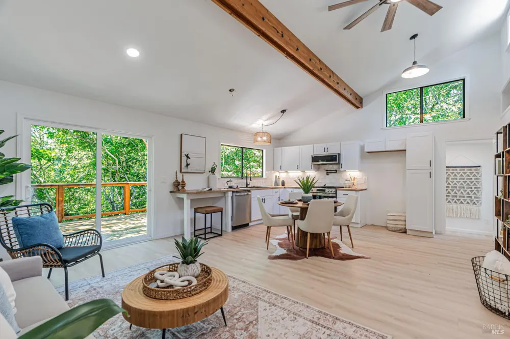 240 Vila Road Forestville, CA 95436