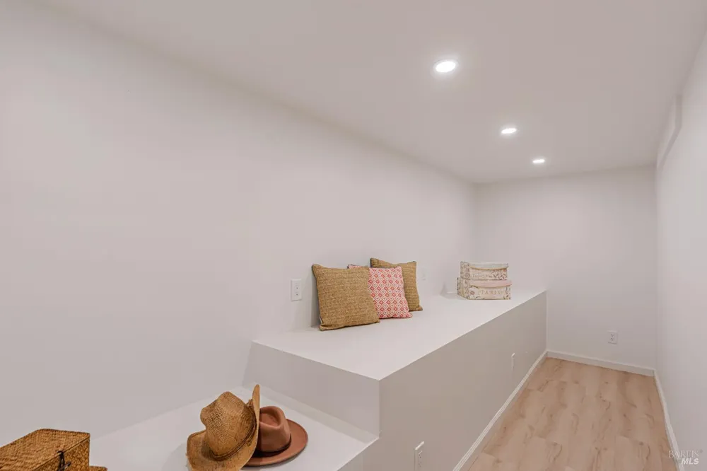 240 Vila Road Forestville, CA 95436