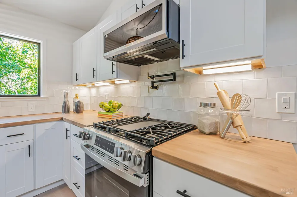 240 Vila Road Forestville, CA 95436