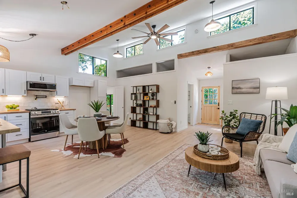 240 Vila Road Forestville, CA 95436