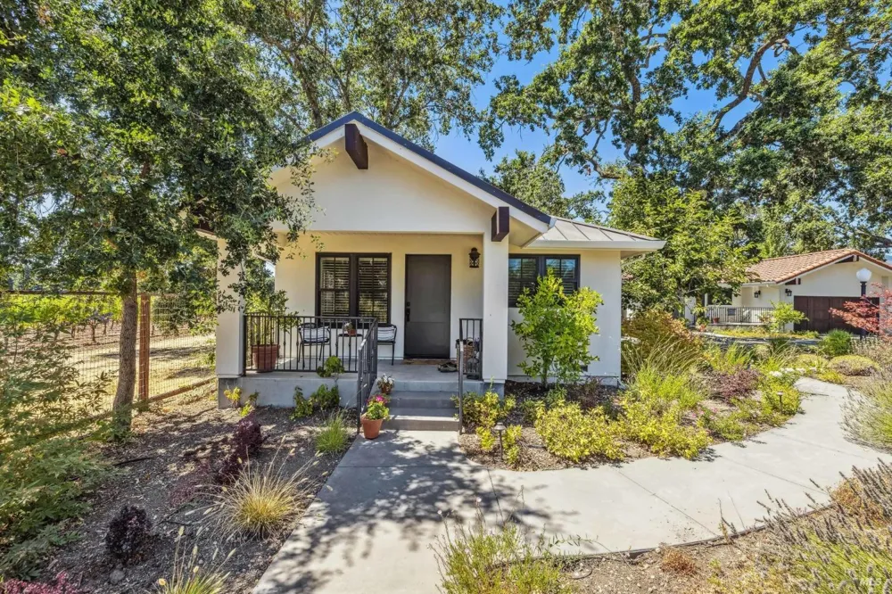 1929 Mora Avenue Calistoga, CA 94515
