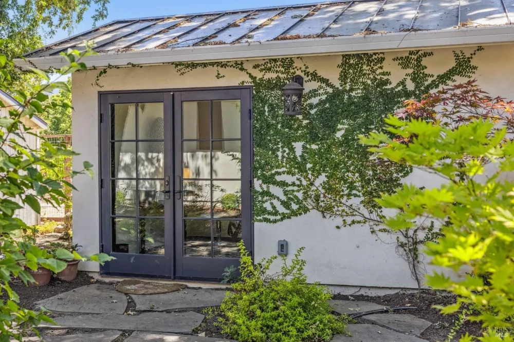 1929 Mora Avenue Calistoga, CA 94515