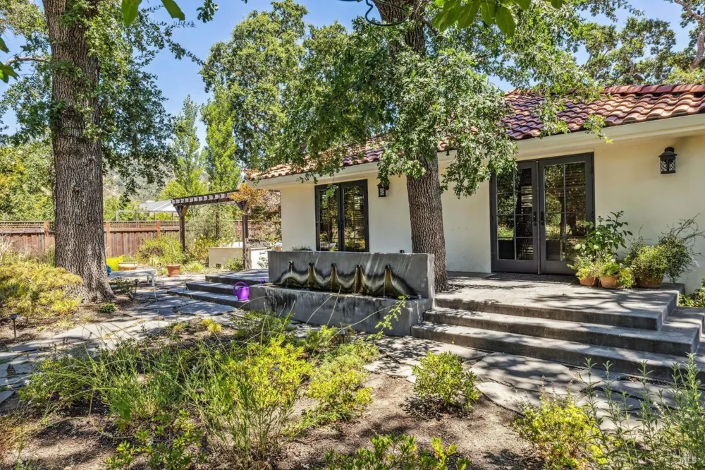 1929 Mora Avenue Calistoga, CA 94515