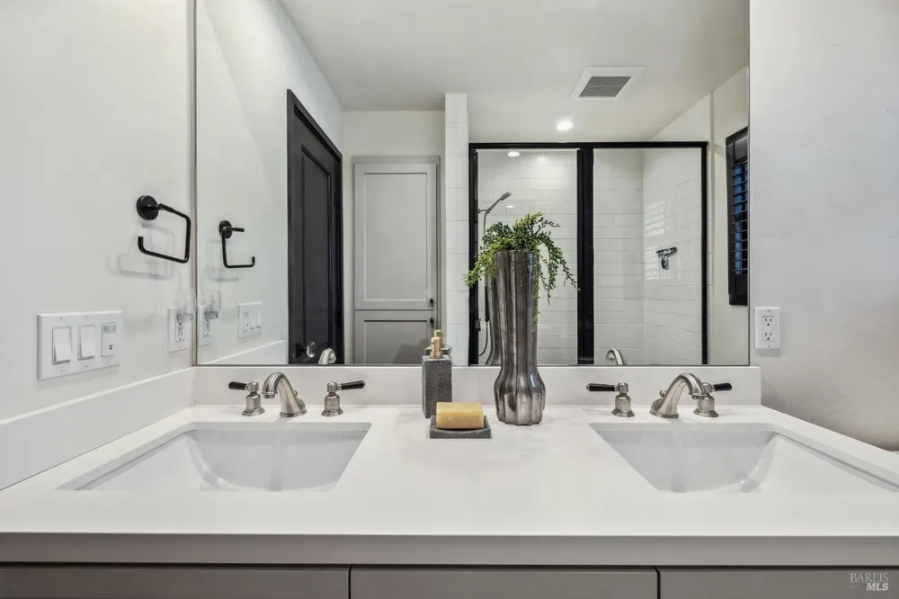 1929 Mora Avenue Calistoga, CA 94515