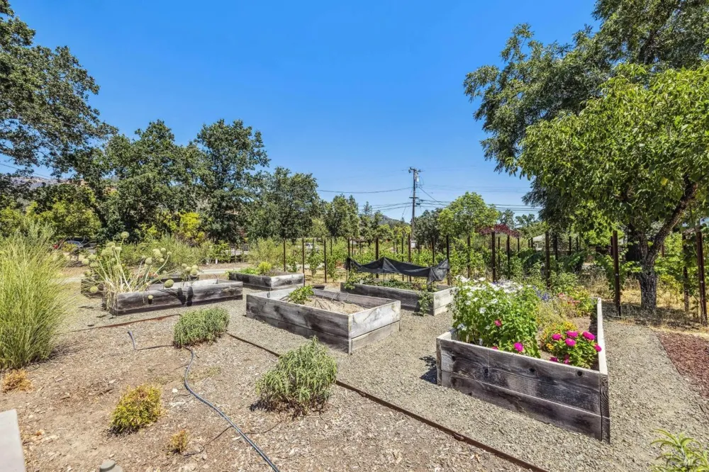 1929 Mora Avenue Calistoga, CA 94515