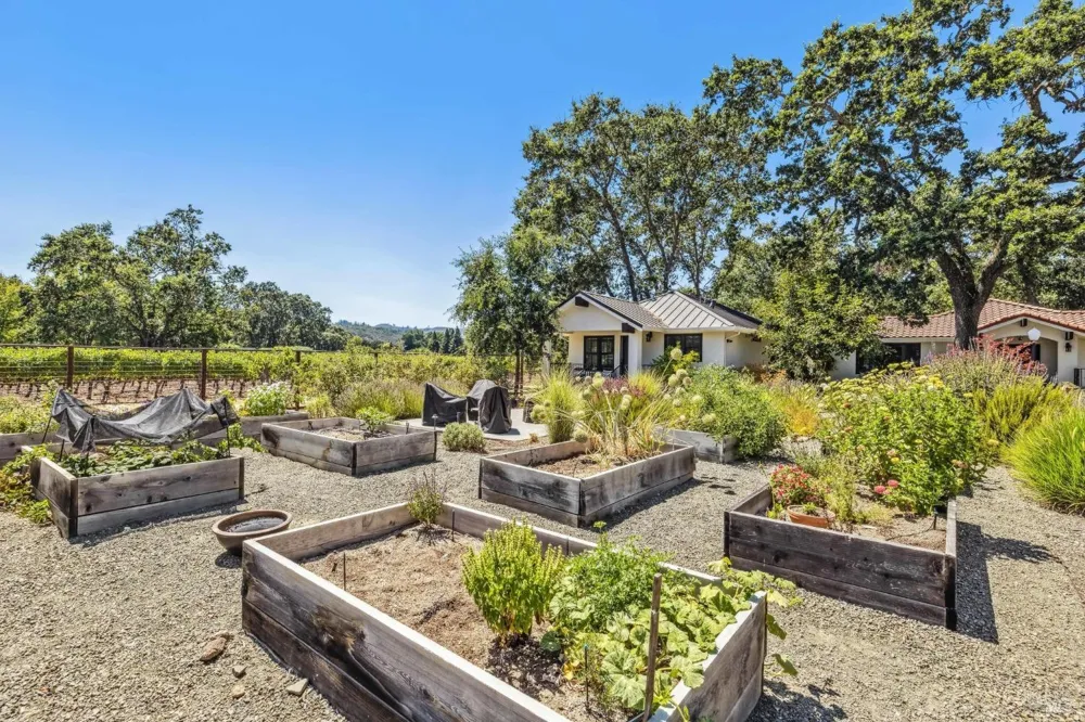 1929 Mora Avenue Calistoga, CA 94515