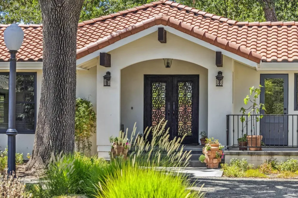 1929 Mora Avenue Calistoga, CA 94515