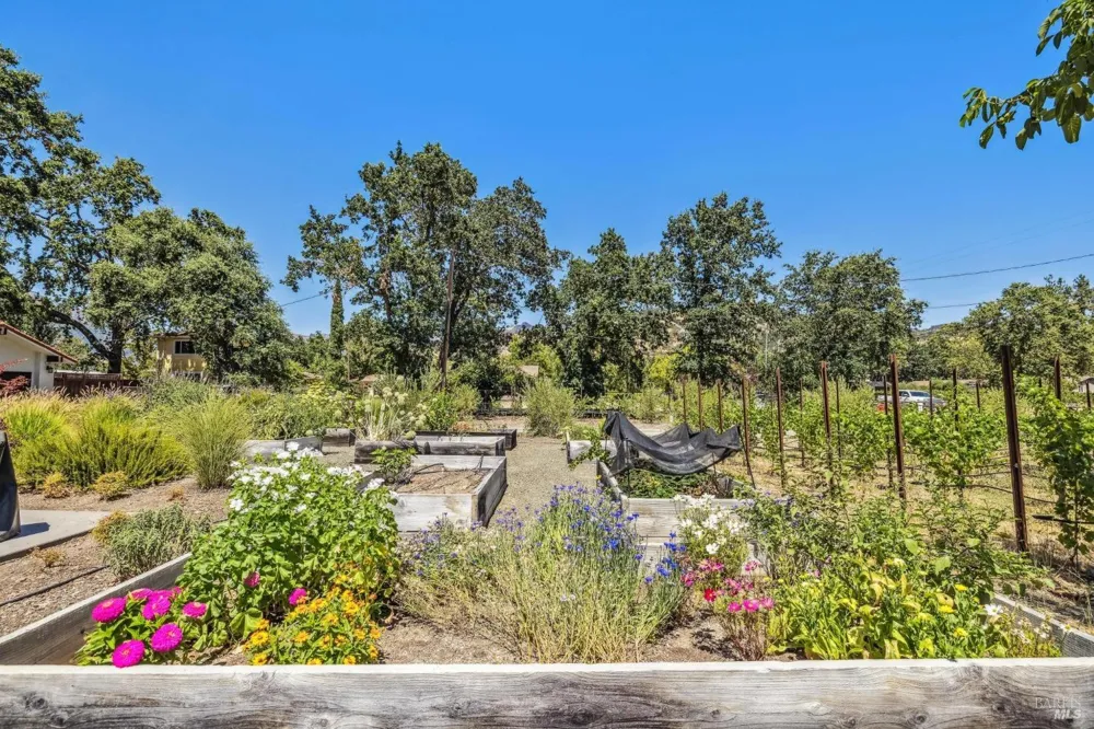 1929 Mora Avenue Calistoga, CA 94515