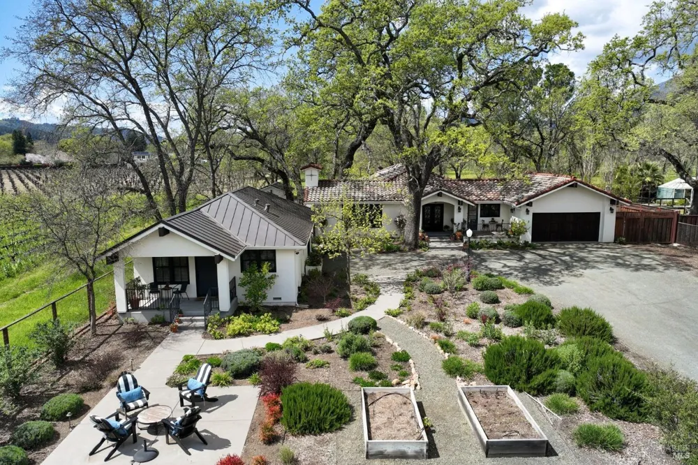 1929 Mora Avenue Calistoga, CA 94515