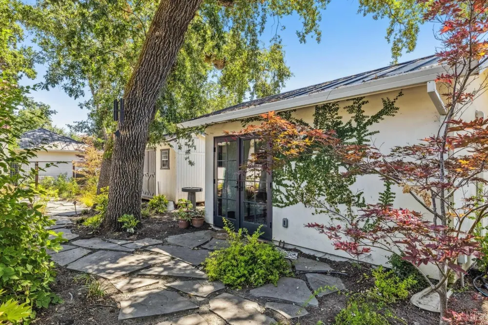 1929 Mora Avenue Calistoga, CA 94515