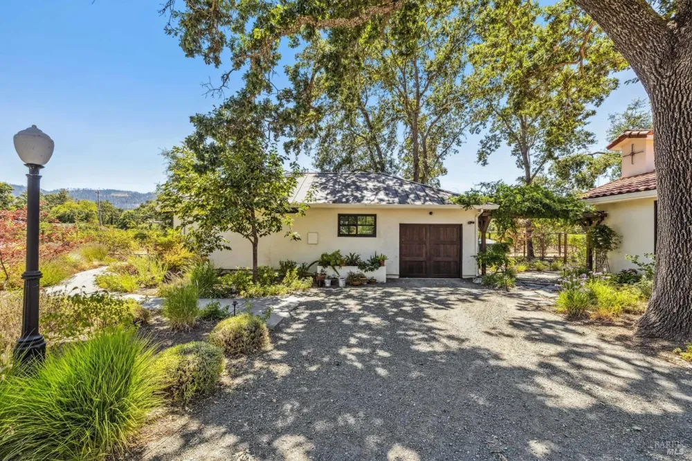 1929 Mora Avenue Calistoga, CA 94515