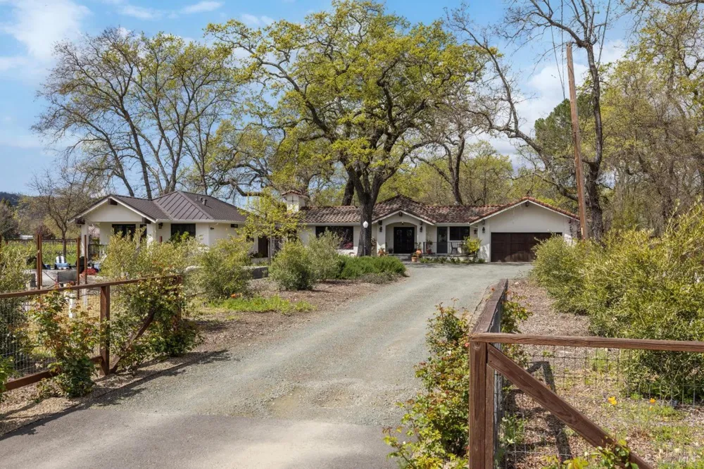 1929 Mora Avenue Calistoga, CA 94515