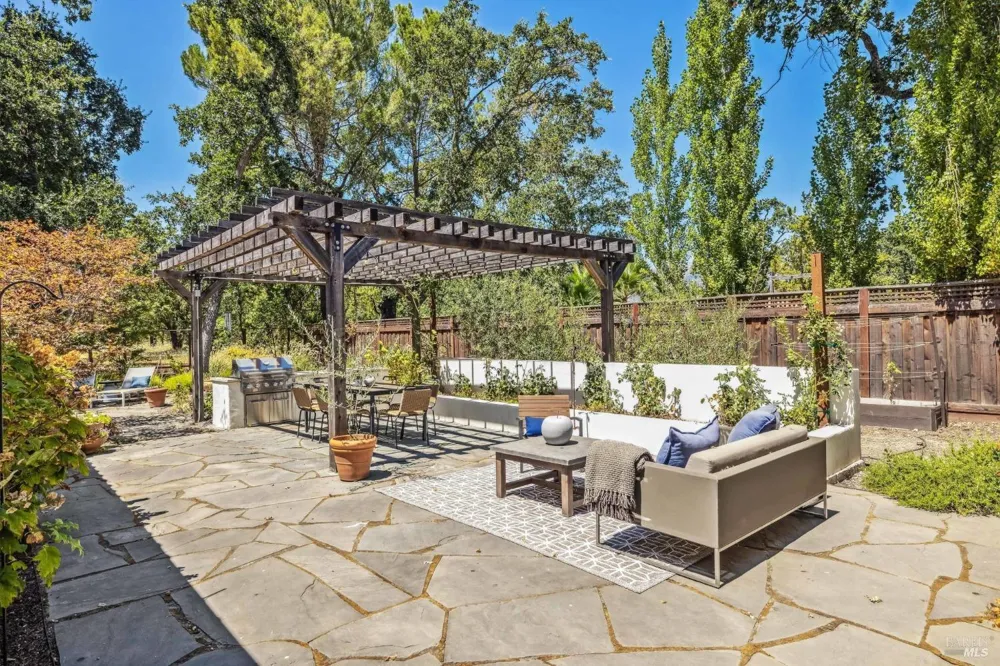 1929 Mora Avenue Calistoga, CA 94515