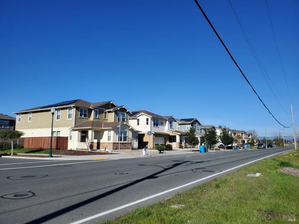 2318 Francisco Avenue Santa Rosa, CA 95403