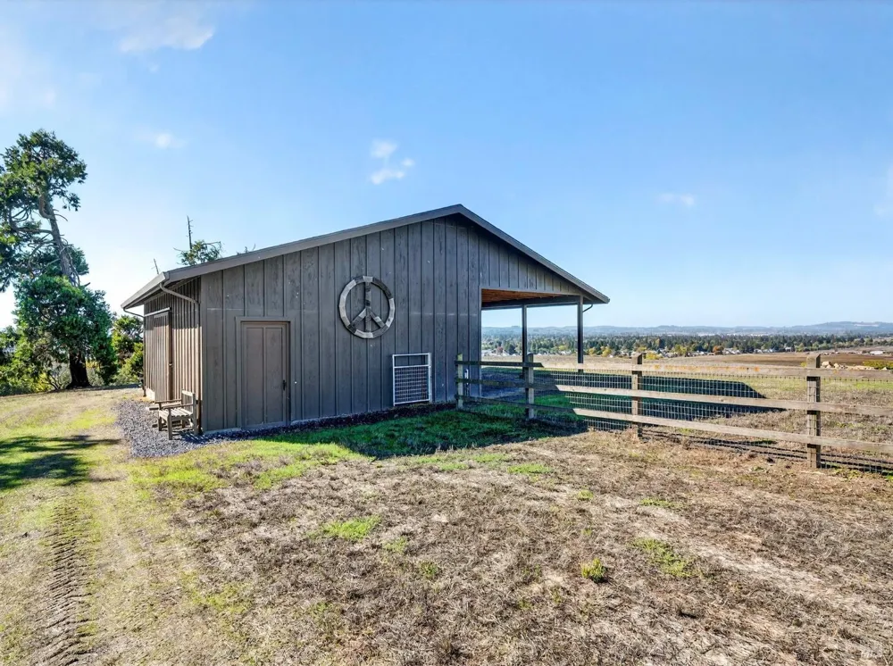 5200 Petaluma Hill Road Santa Rosa, CA 95404