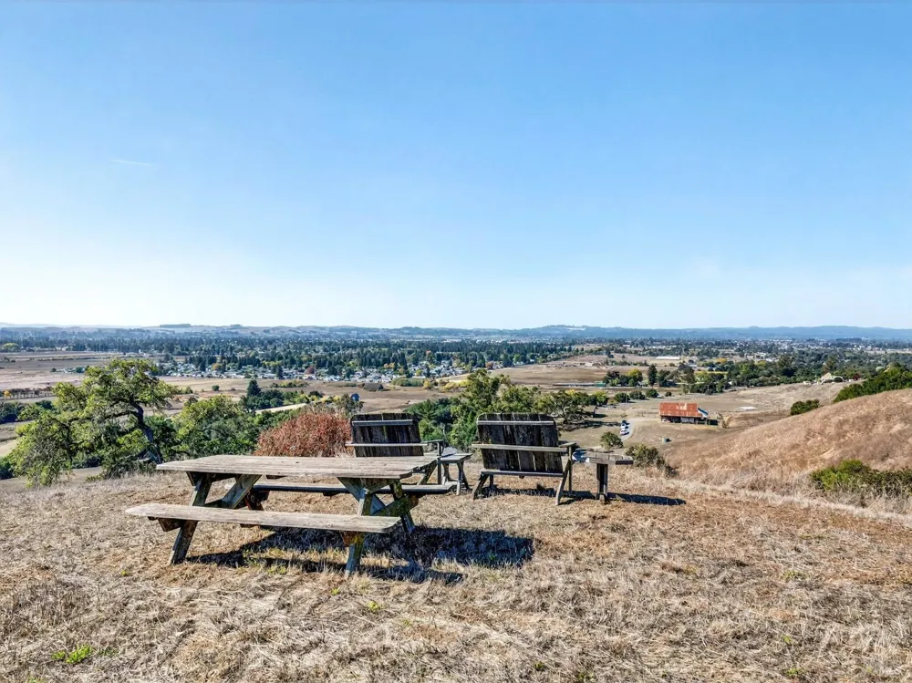 5200 Petaluma Hill Road Santa Rosa, CA 95404