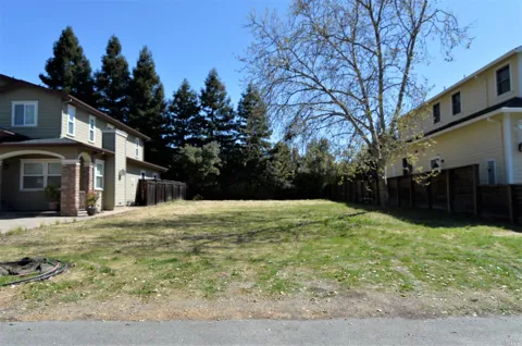 1566 Healdsburg Avenue