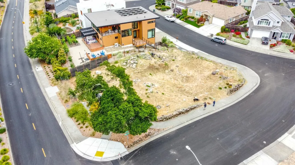 2100 Vintage Circle Santa Rosa, CA 95404