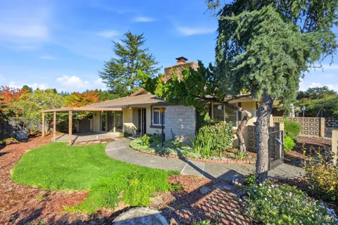 442 Las Casitas Court ##B