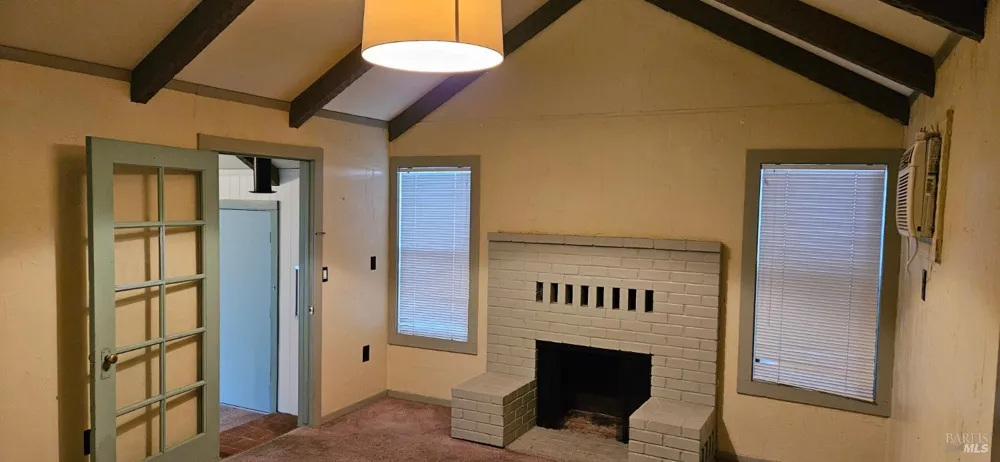 523 Center Street Healdsburg, CA 95448