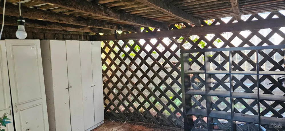 523 Center Street Healdsburg, CA 95448